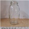 Image 1 : beaver sealer glass jar stamped 2 on the bottom