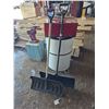 Image 1 : 2 Snow Shovels