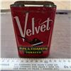 Image 1 : pocket size tobacco tin- velvet