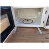 Image 3 : RCA Microwave
