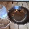 Image 2 : honeywell essential oil humidifier, metal bowl and metal pot