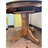 Image 2 : round pedestal table with 4 chairs