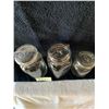 Image 2 : 3 Perfect seal jars - 1 square