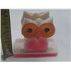 Image 1 : Vintage Lucite Owl Napkin Holder.