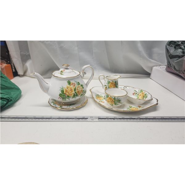 Royal Albert yellow tea Rose pattern 5 piece teapot, tray, sugar, cream