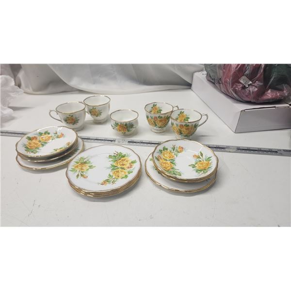 Royal Albert yellow tea Rose pattern 4 place setting cups and saucers
