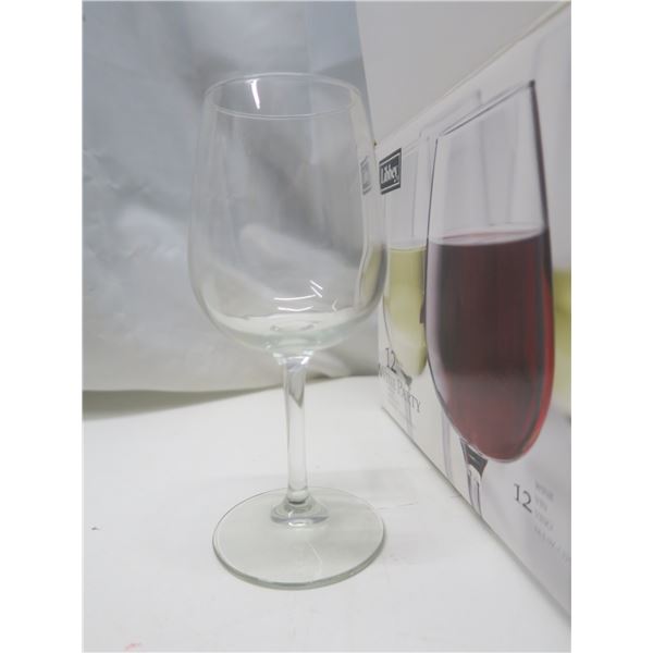 Unused Libby case of 12 Wine Glasses