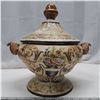 Image 1 : lidded pedistol bowl made of porcalian