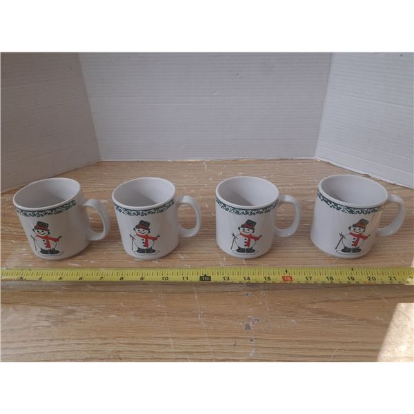 (4) X-Mas Mugs.