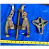 Image 1 : 2 Pullers; Vintage Cal-Van Yoke & 2 Jaw Gear/Bearing or Pulley Puller "Power-Fist" 150mm