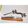 Image 1 : Pruning knife, plow wrench