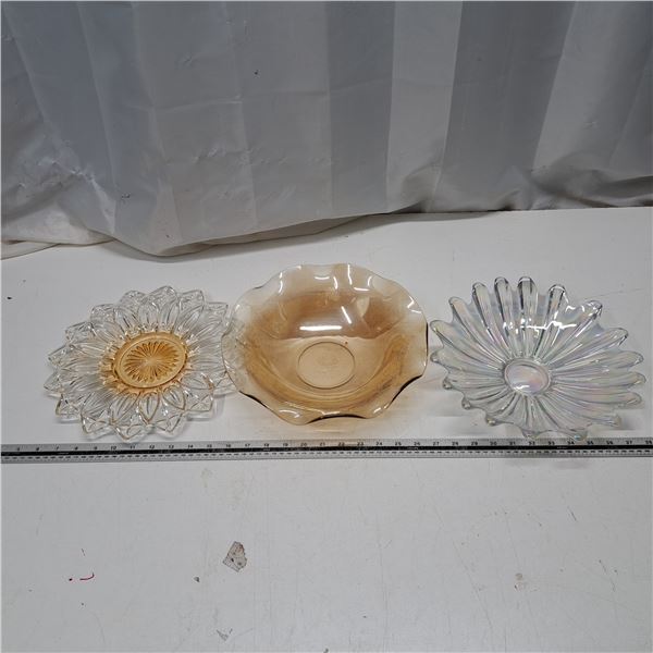 3 coloured glass bowls and glass tray