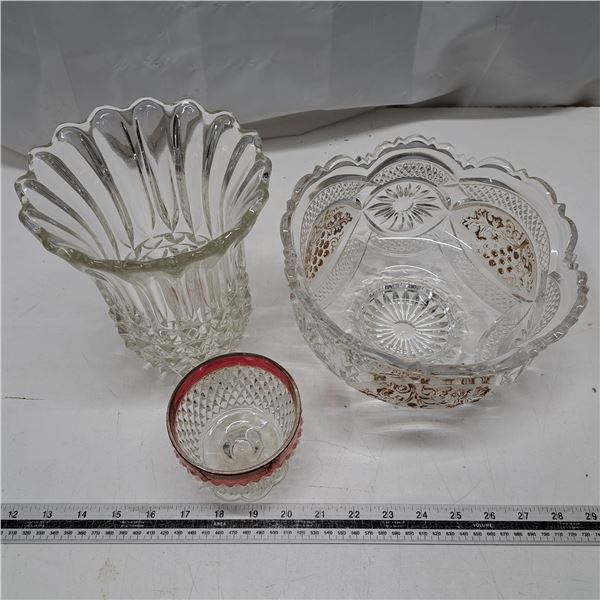 3 glass bowls