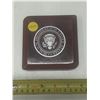 Image 1 : Presidential Seal USA Coin in Mahogany Box.