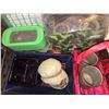 Image 3 : 1037 Mixed Basket of Miscellaneous Items