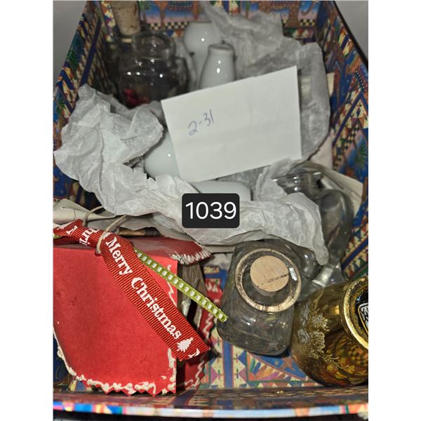 1039 Box of Miniature vases