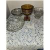 Image 1 : 1048 3 Crystal Bowls and 1 Carnival Glass?