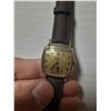 Image 2 : VINTAGE ROTARY 17 J MAN WIND WATCH RUNS