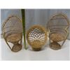 Image 3 : Vintage Wicker Peacock Chair.