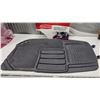 Image 1 : Rubbermaid Automotive Floor Mat