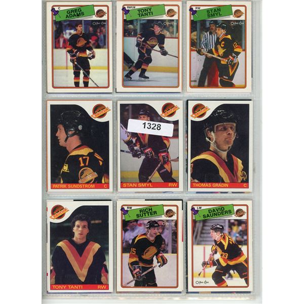 36 VANVOUVER CANUCKS HOCKEY CARDS