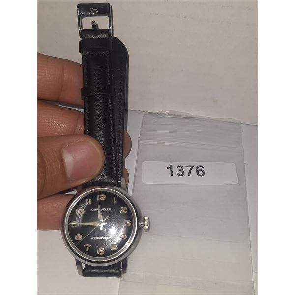 VINTAGE CARAVELLE BY BULOVA 17J MAN WIND  RUNS