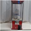 Image 1 : bubble gum machine with coins and keys