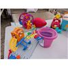 Image 2 : Variety Bag of toys (water toys and play set stuff mainly)