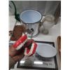 Image 10 : Home Decorative Items.