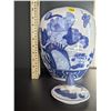 Image 5 : Large blue and white oriental urn, about 10 inches high.