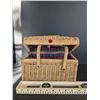 Image 2 : Wicker lunch pail / picnic basket, with locking handles for carrying. About 9-10 inches long.