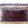 Image 4 : Wicker lunch pail / picnic basket, with locking handles for carrying. About 9-10 inches long.