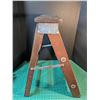 Image 5 : Vintage two-rung wooden step ladder. 21 x 13 inches.