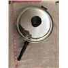 Image 4 : Stainless steel items: covered frying pan, discoloured inside