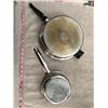 Image 6 : Stainless steel items: covered frying pan, discoloured inside