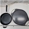 Image 1 : Large metal tray and non stick frying pan