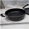 Image 2 : Large metal tray and non stick frying pan