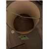 Image 1 : 8 in orange linen lampshade