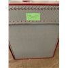 Image 1 : 1960 record carrying case. Shows some wear but in great condition. This is a very strong little carr