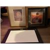 Image 1 : Fine print pictures and white board