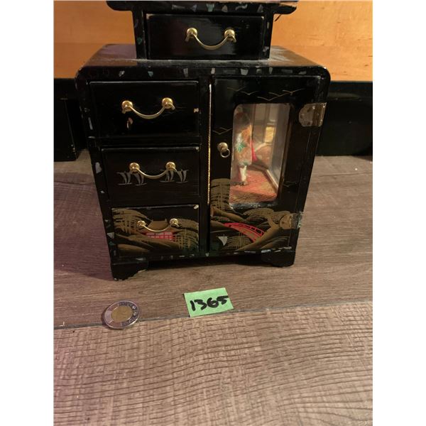 four drawer musical jewelry box Giesha turns. beautiful design