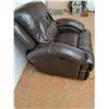 Image 3 : *Leather Electric Reclining Chair, 38" x 40" x 40", Consigner Says works- Cannot Ship