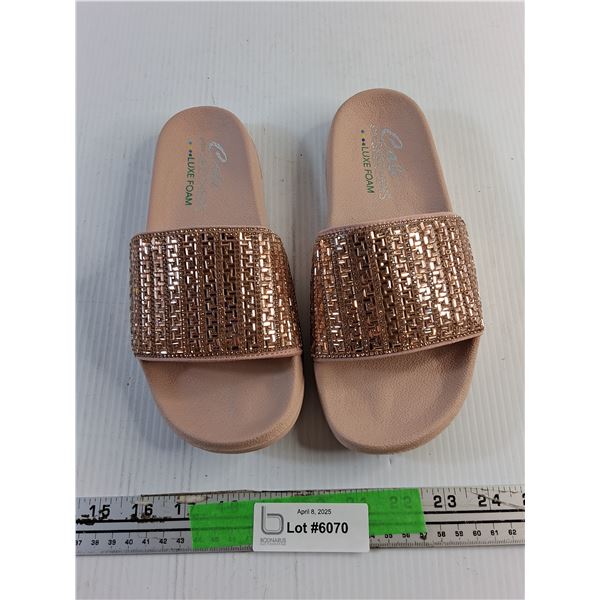 Cali From Skechers Luxe Foam Slippers