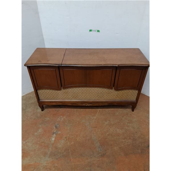 *Deilcraft Phonograph Cabinet