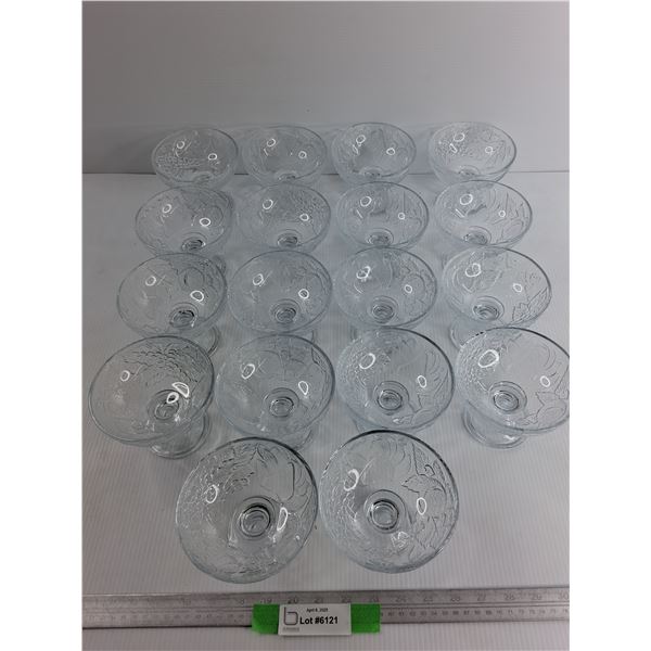 (18) Glass Ice Cream Bowls
