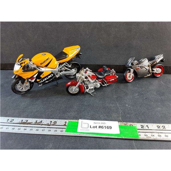 Lot of 3 Motorcycle Diecast - Ducati and Suzuki