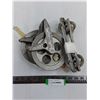 Image 1 : Vintage Wright Aluminum Clothes-Line Pulleys