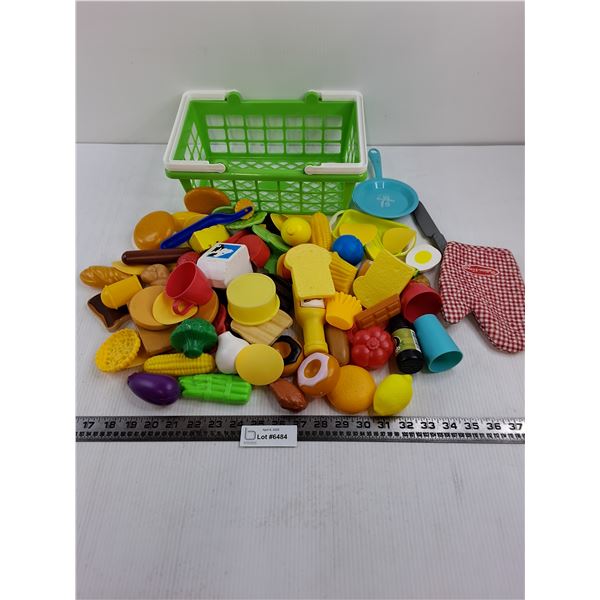 Children's Grocery Basket with Plastic Foods and Cookware