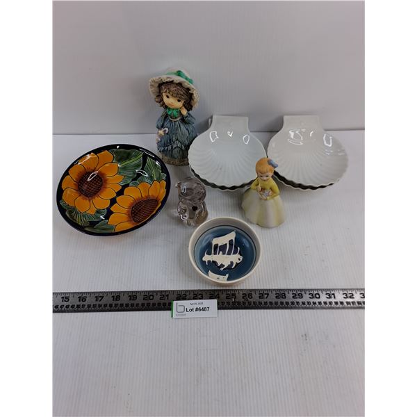Set of 4 Shell Bowls, Mexican Pottery Sunflower Bowl, Ornamental Figurines