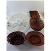Image 2 : (2) Glass Vinegar Bottles, (2) Plastic Trays Up to 19.75" Long, (4) Woven Baskets, Misc.